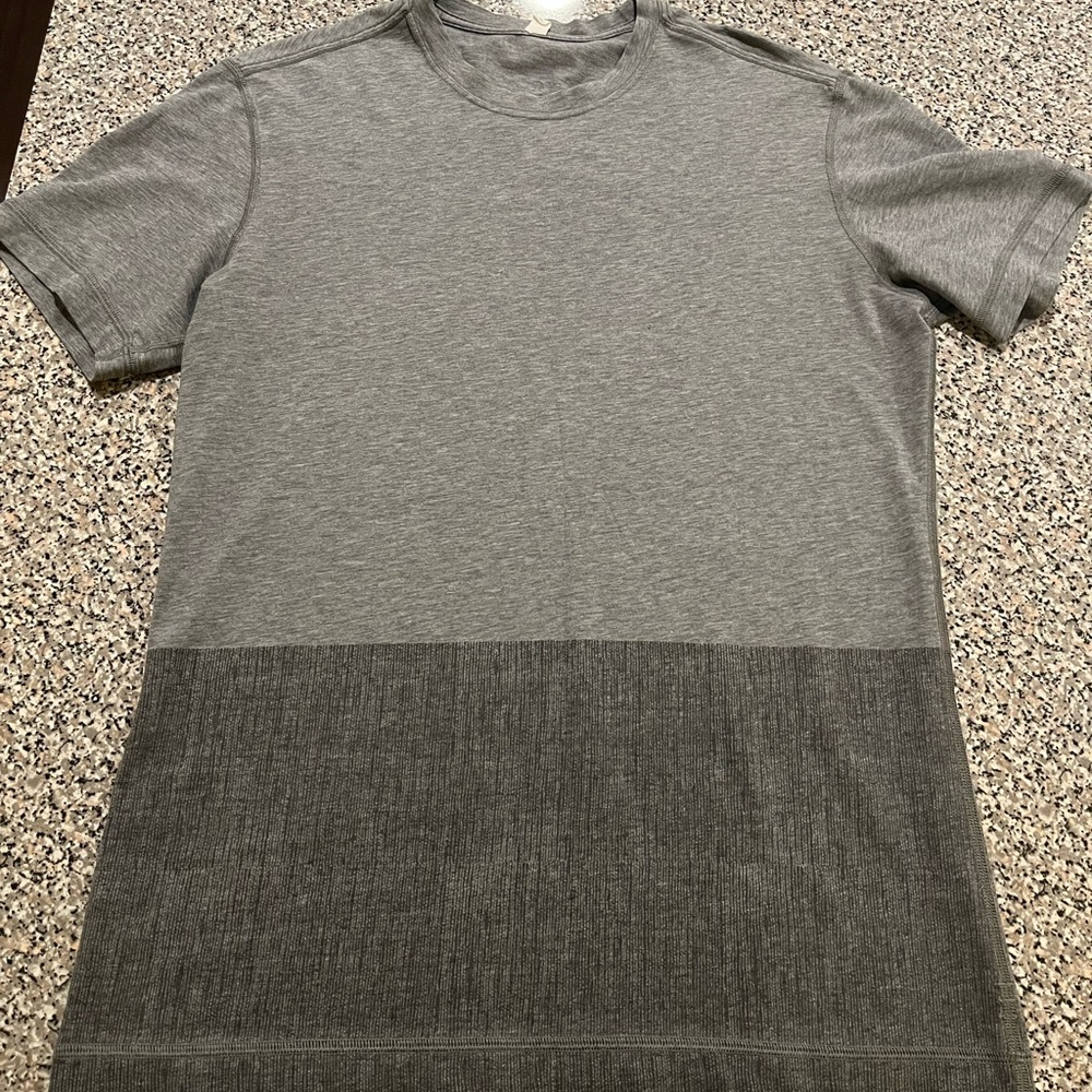 Men’s medium lululemon T-shirt